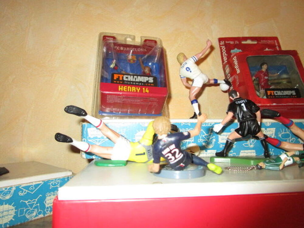 lot figurine footballeur thierry henry bats coupet papin 