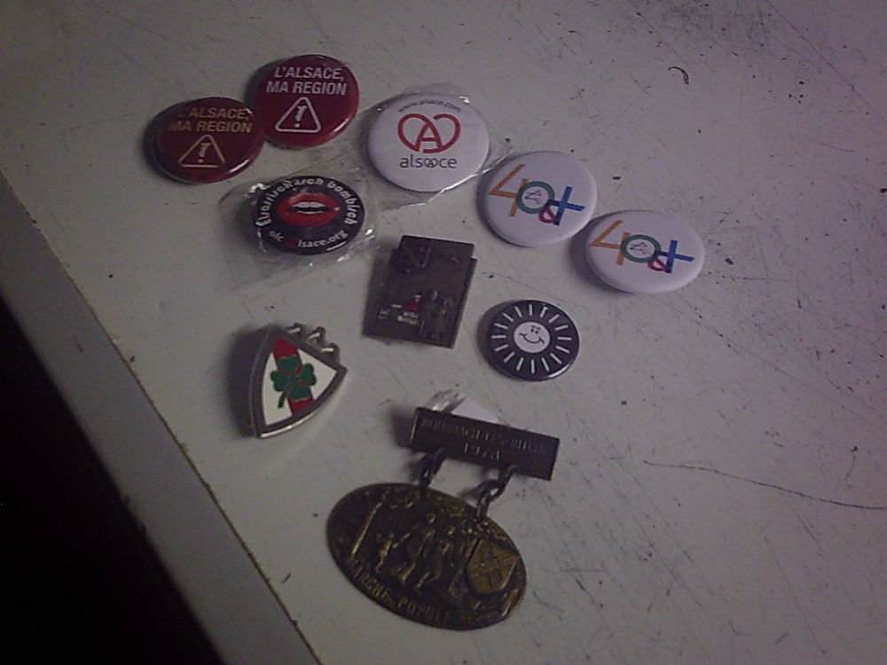 Divers PIN'S et Pin's-Broche 