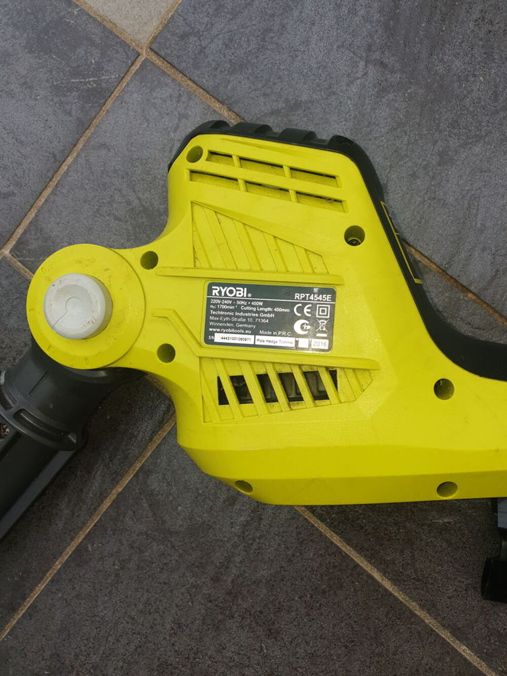 Taille haie sur perche &eacute;lectrique. RYOBI Jardin