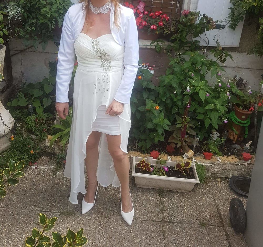 Robe mari&eacute;e ou c&eacute;r&eacute;monie Vêtements