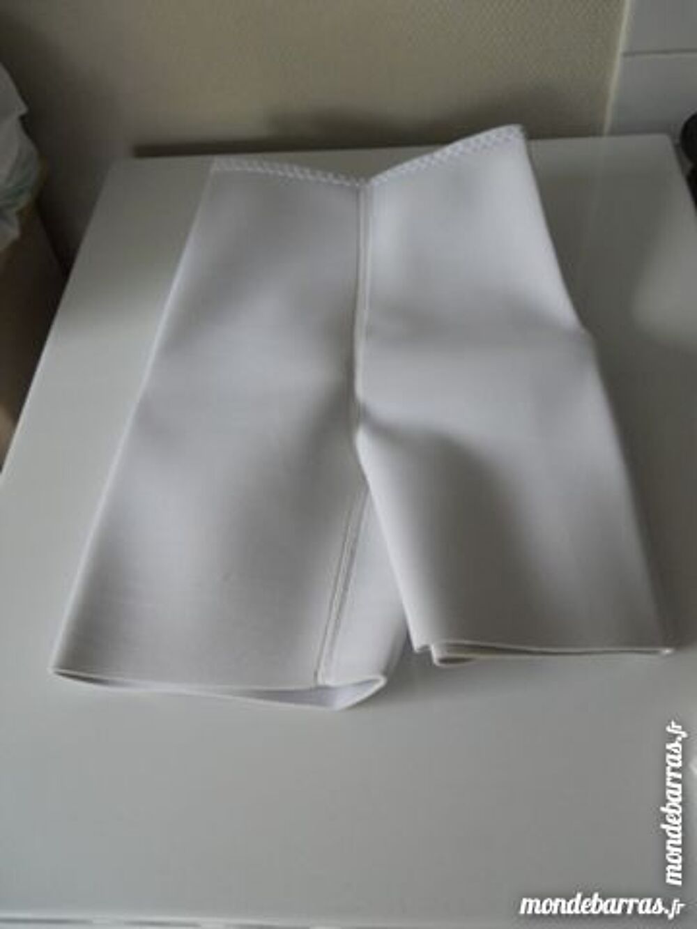 Bermuda de sudation blanc, neuf Vêtements