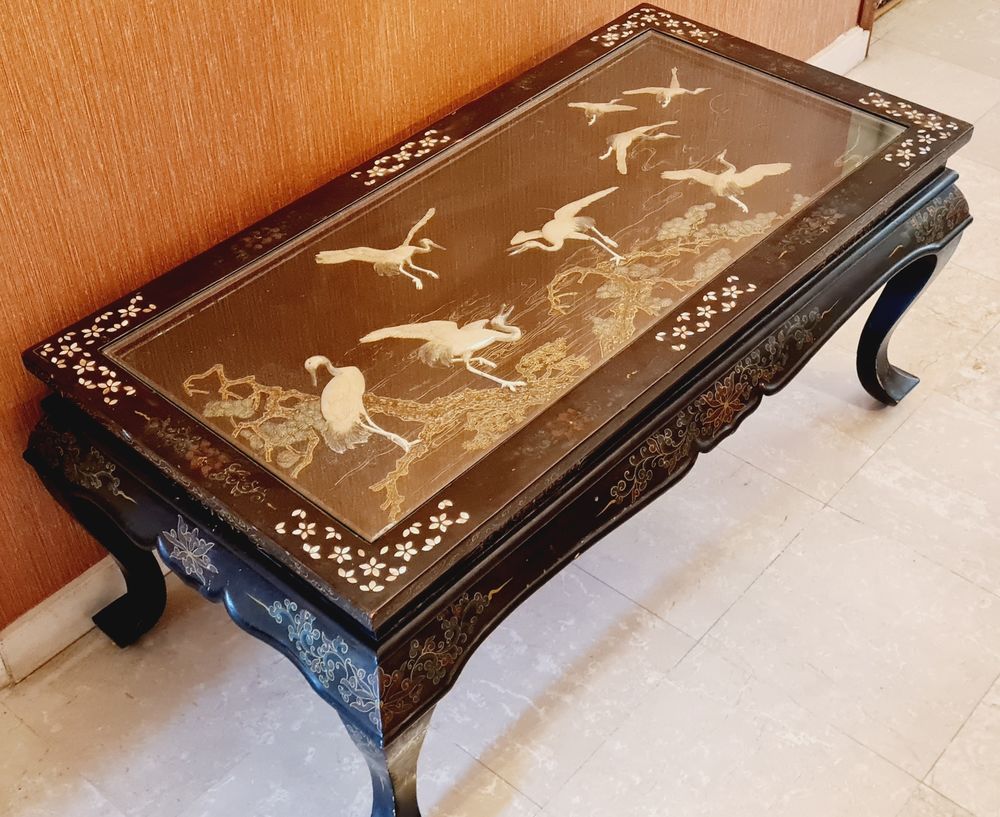 Table chinoise laqu&eacute;e d&eacute;cor H&eacute;rons Meubles