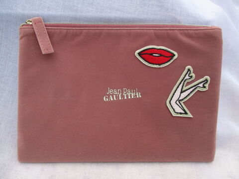 Trousse/Pochette Maquillage avec Décor sur une face - Neuve 15 La Ferté-Alais (91)