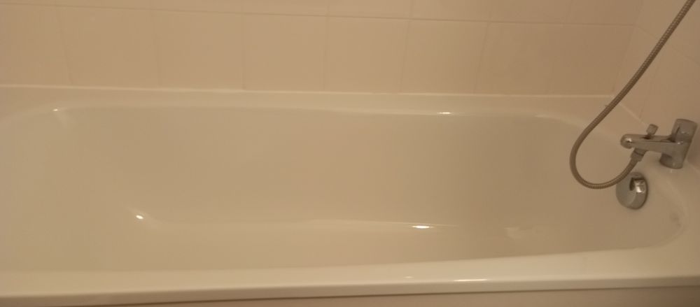 Ensemble baignoire robinetterie pare-baignoire Meubles