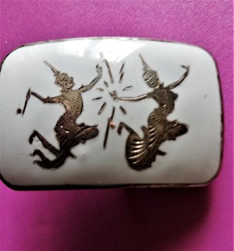 
BOUCLE DE CEINTURE DANSEURS ARGENT MASSIF 26g
35 Clermont-Ferrand (63)