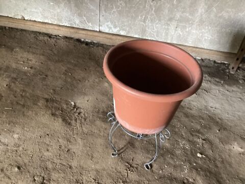 Pots de fleurs  plastique avec sous pot  8 Izon (33)