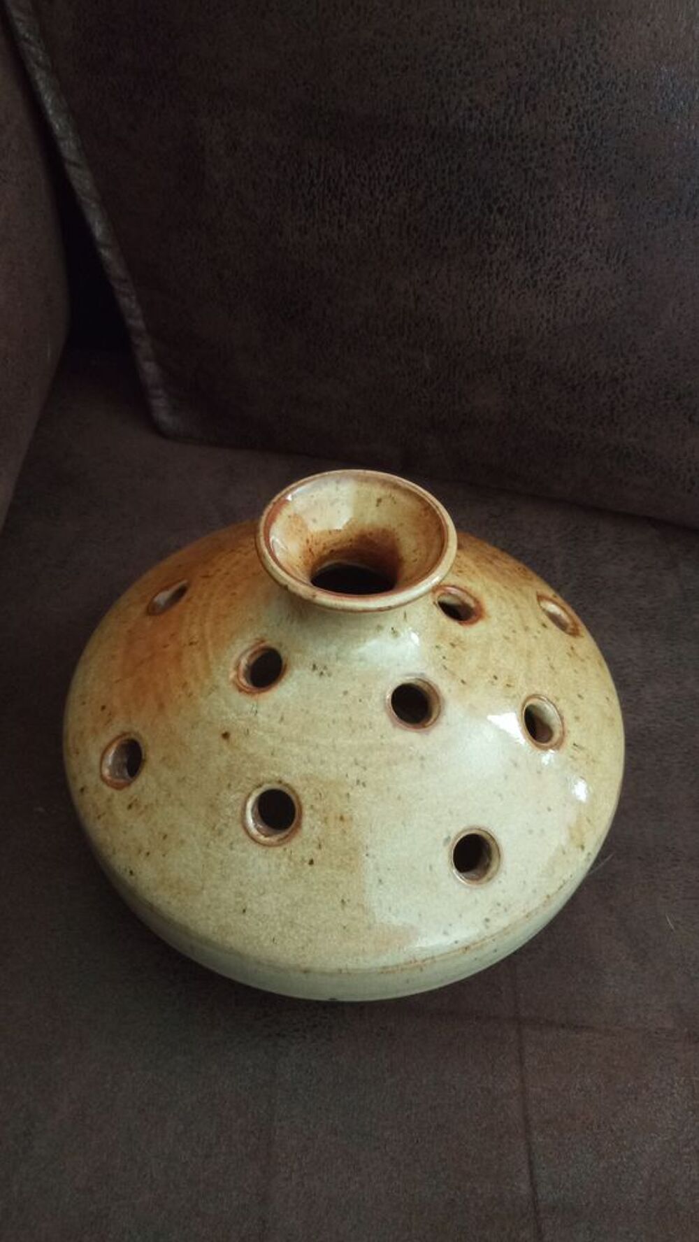Ancien VASE pique fleurs en gr&egrave;s sign&eacute; "Dehoux JM Luc en Dio Décoration
