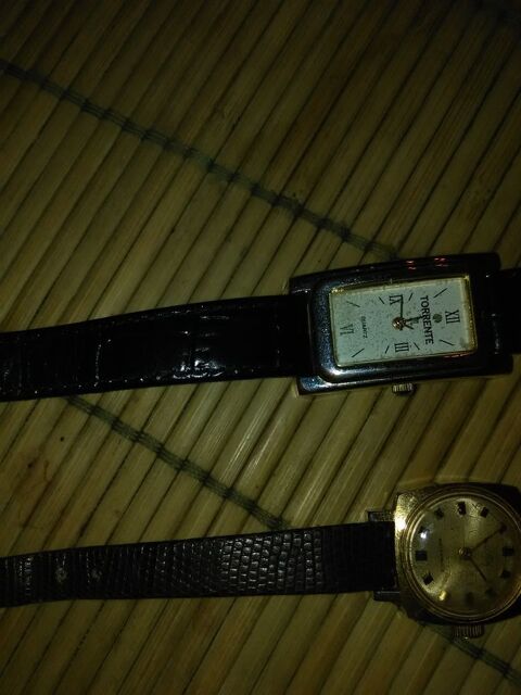  7 MONTRES MECANIQUES et QUARTZ anne 1950  1980 0 Bellme (61)