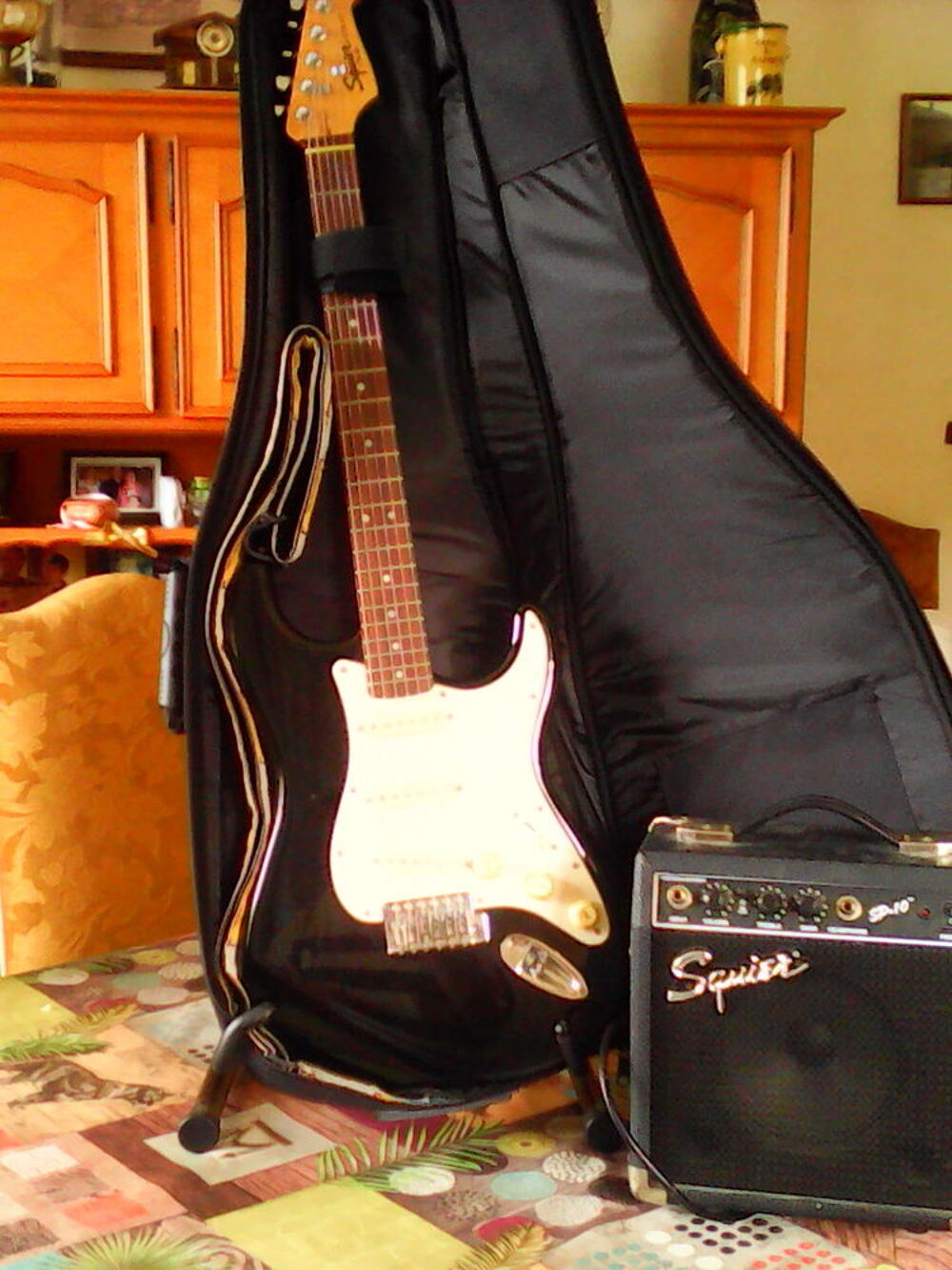 guitare &eacute;lectrique Instruments de musique