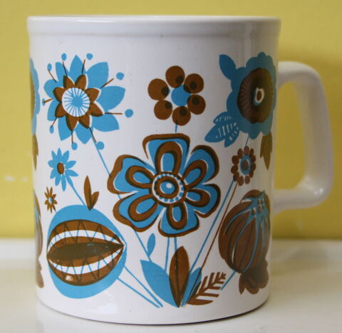 mug vintage 60 - 70 STAFFORDSHIRE POTTERIES ENGLAND 18 Issy-les-Moulineaux (92)