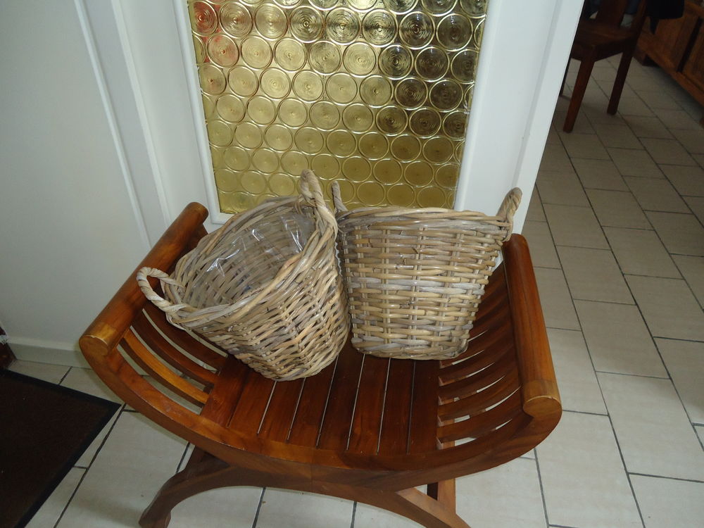 Corbeilles en osier &agrave; poign&eacute;es Décoration