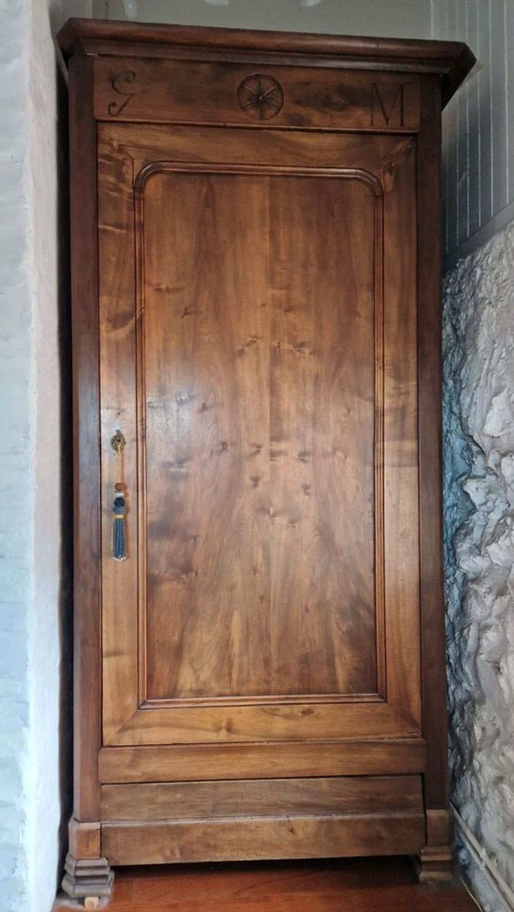 Jolie bonneti&egrave;re de mariage Meubles