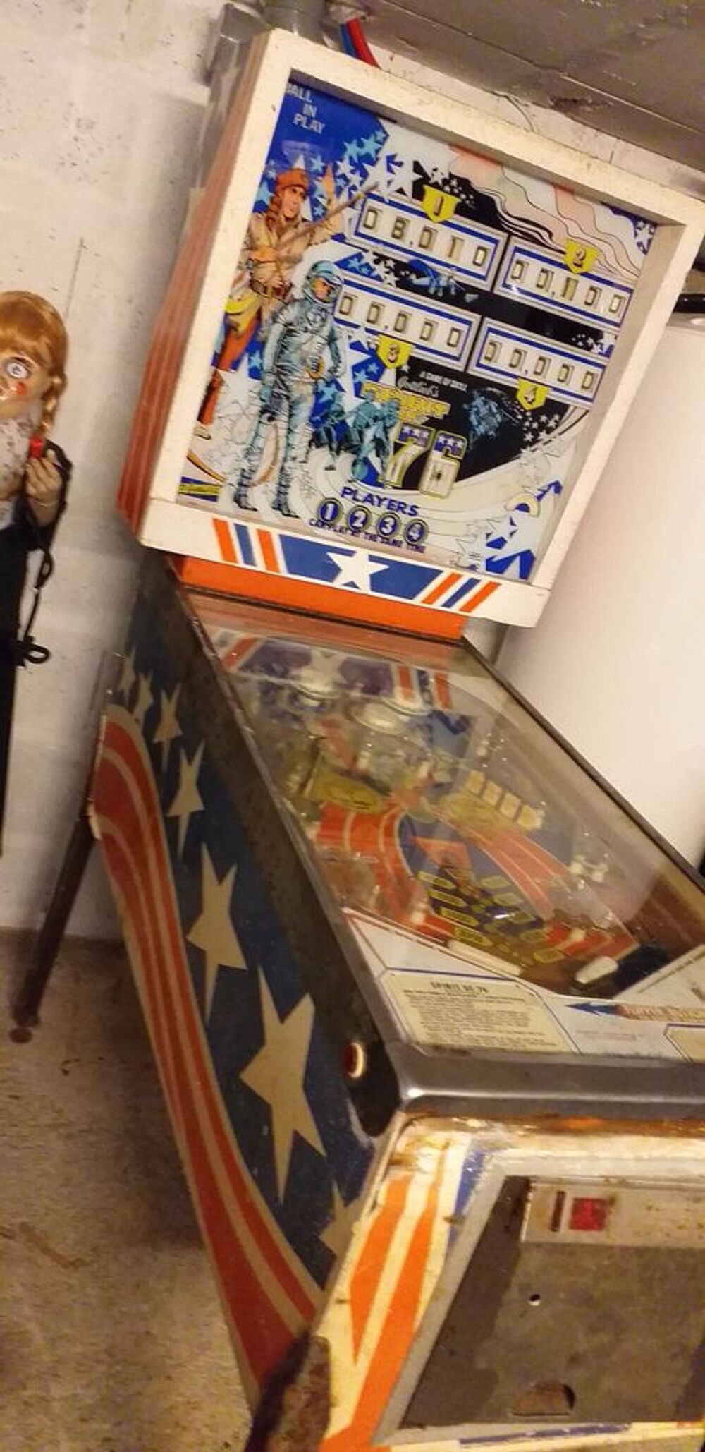 Un flipper m&ecirc;me hs ca m int&eacute;resse Photos/Video/TV
