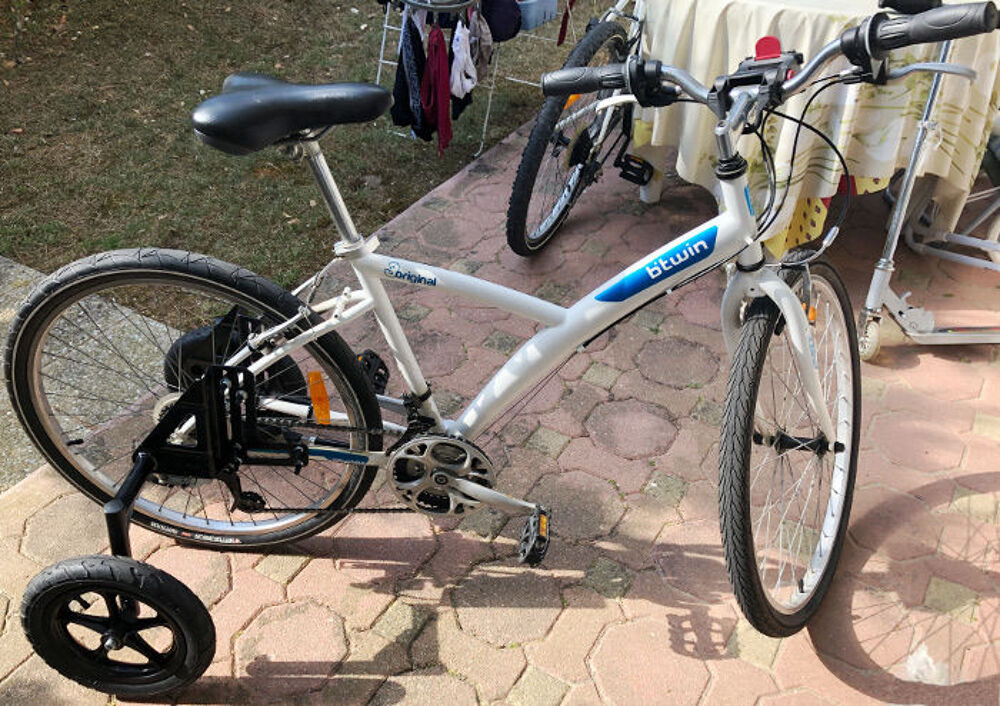 Roues stabilisatrices pour vélo adulte fixation hauban et base sales