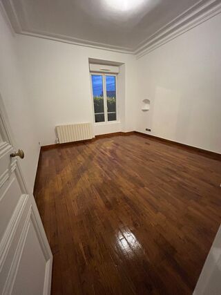  Appartement à louer 3 pièces 56 m²