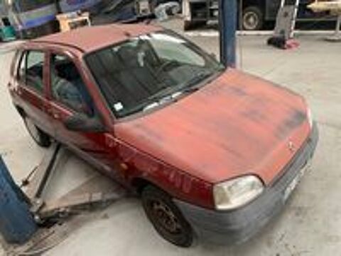 Clio 1.9 D Super Chipie 1998 occasion 44320 Saint-P&egrave;re-en-Retz