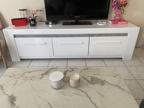 Meuble t�l� 150 Chasseneuil-du-Poitou (86)
