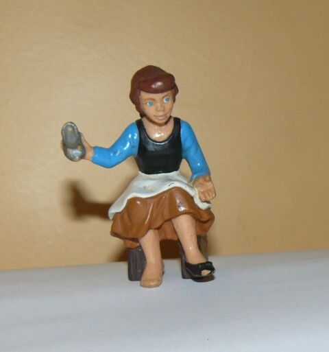 Figurine Cendrillon et sa pantoufle de verre - Bullyland 5 Argenteuil (95)