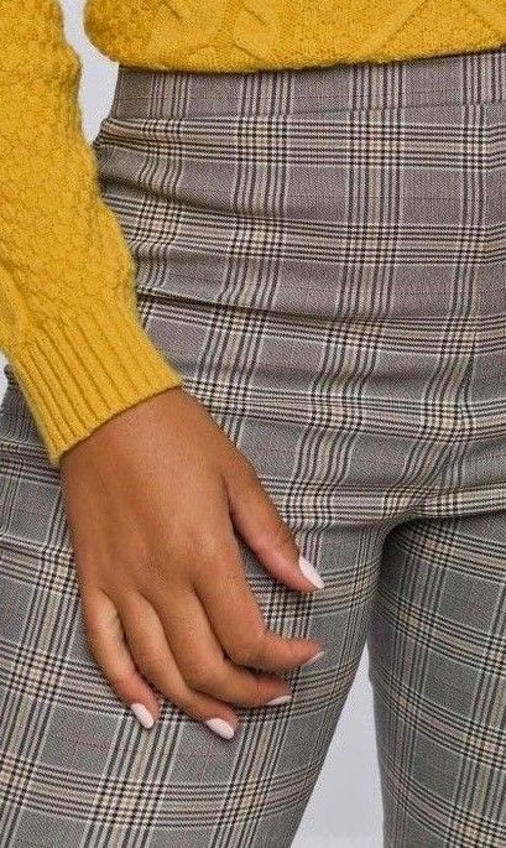 beau pantalon Mode femme jegging &agrave; carreaux - T 40 - neuf Vêtements