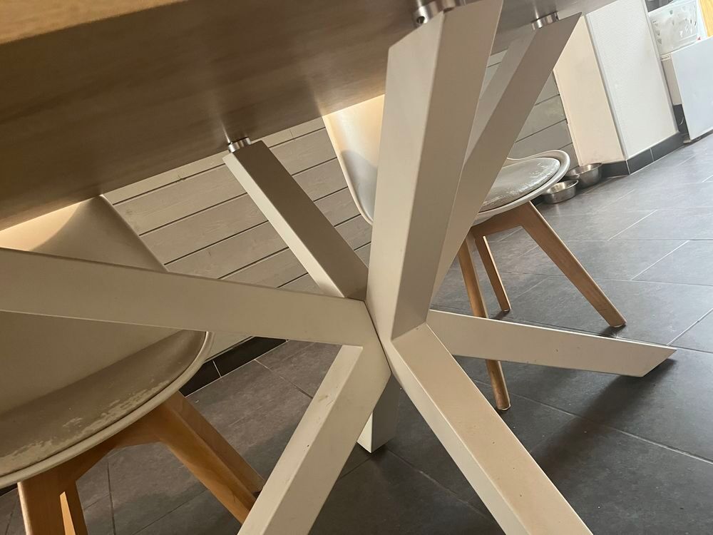 canap&eacute; convertible +table bon &eacute;tat g&eacute;n&eacute;ral Meubles