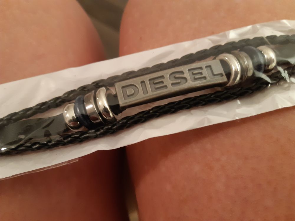 Ve d bracelet diesel neuf encore emballez 10 e Bijoux et montres