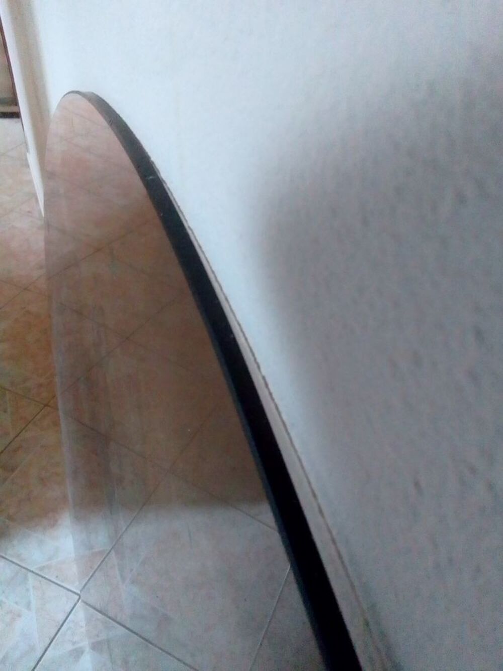 VERRE FUME POUR TABLE RONDE Meubles