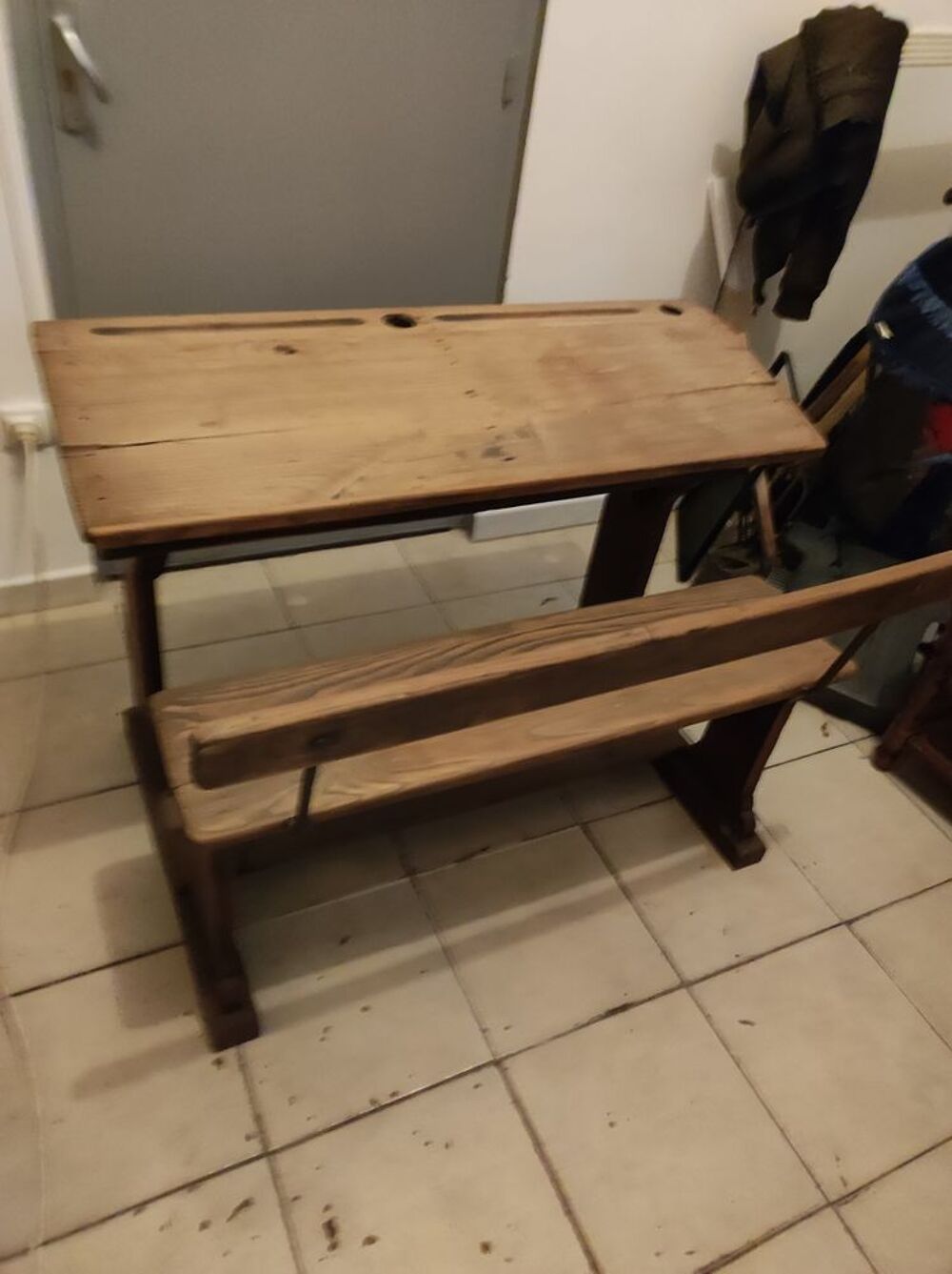 Ancienne table d'&eacute;cole 