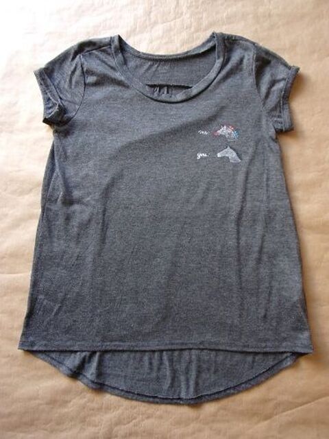 Tee shirt en taille XS 1 Montaigu-la-Brisette (50)