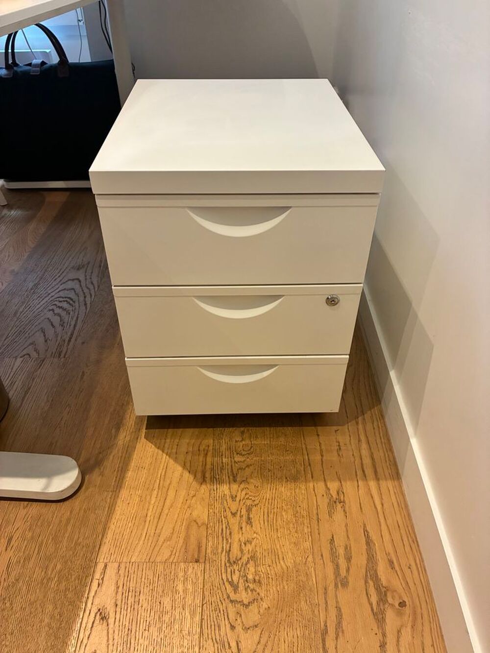 Caisson de bureau IKEA en m&eacute;tal blanc Meubles