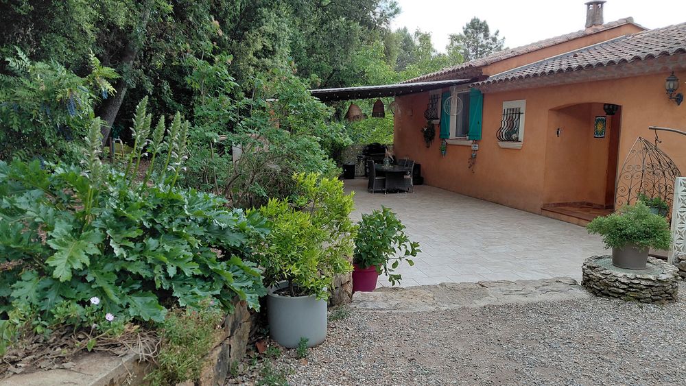 Vente Villa Villa familiale avec piscine plein sud - Besse sur Issole Besse-sur-issole