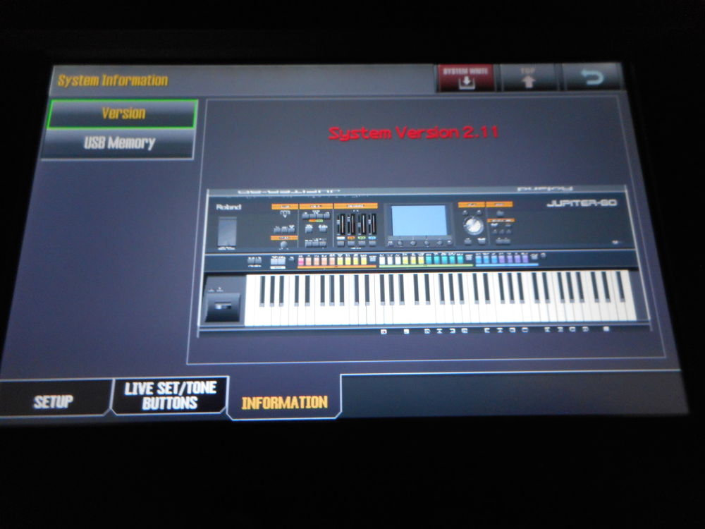 ACHETERAIS VOTRE JUPITER-80 ROLAND EN PARFAIT ETAT Instruments de musique