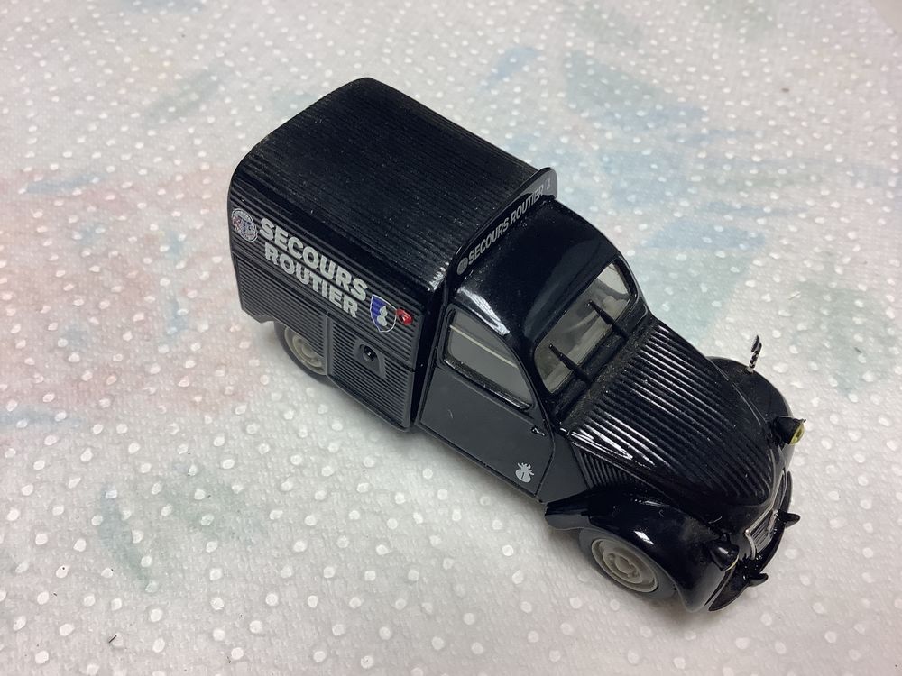CITRO&Euml;N AZU FOURGONNETTE 1;43 voiture miniature 