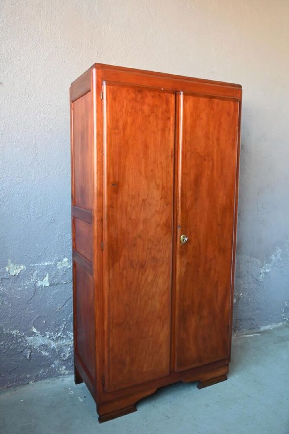 Armoire parisienne penderie ancienne en bois style vintage Meubles