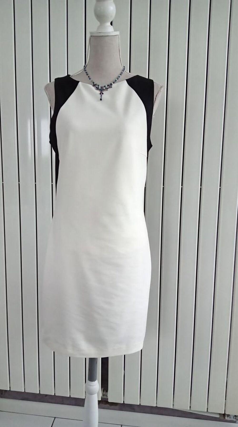 Robe neuve Mango Vêtements