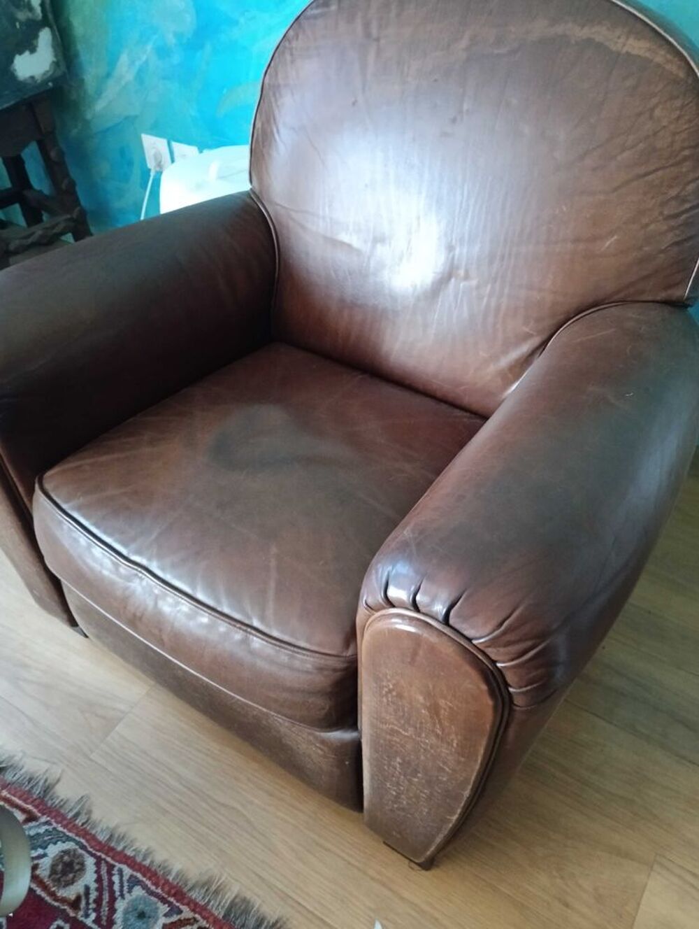 1 canap&eacute; cuir de buffle 2 places +un fauteuils 1 place . Meubles