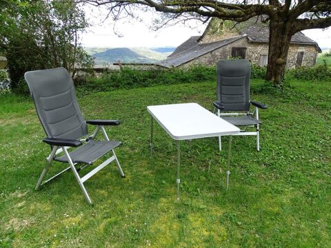 Table et 2 fauteuils de camping 110 12390 Goutrens