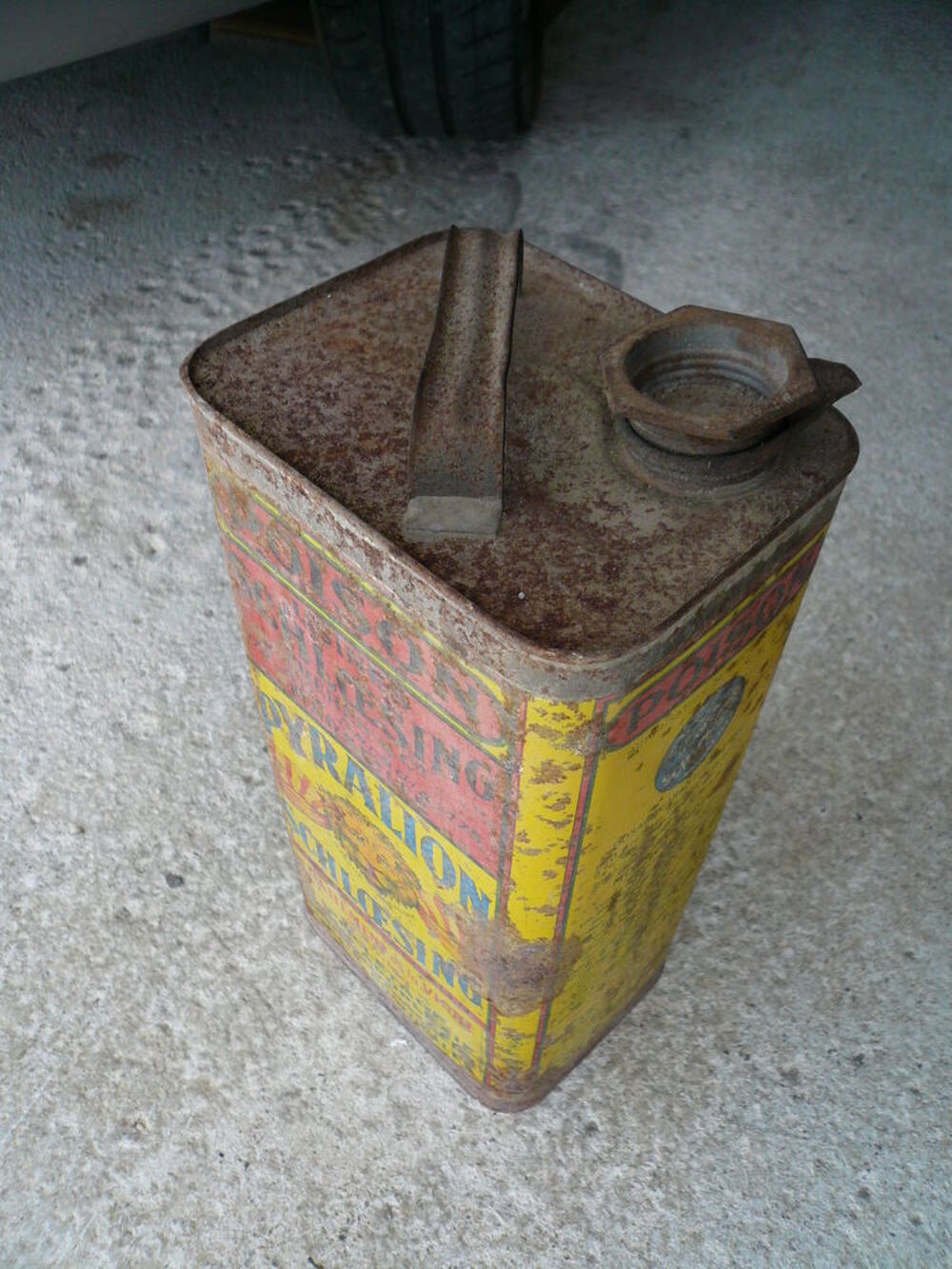 Bidon ancien PYRALION Usines SCHLOESING FRERES 