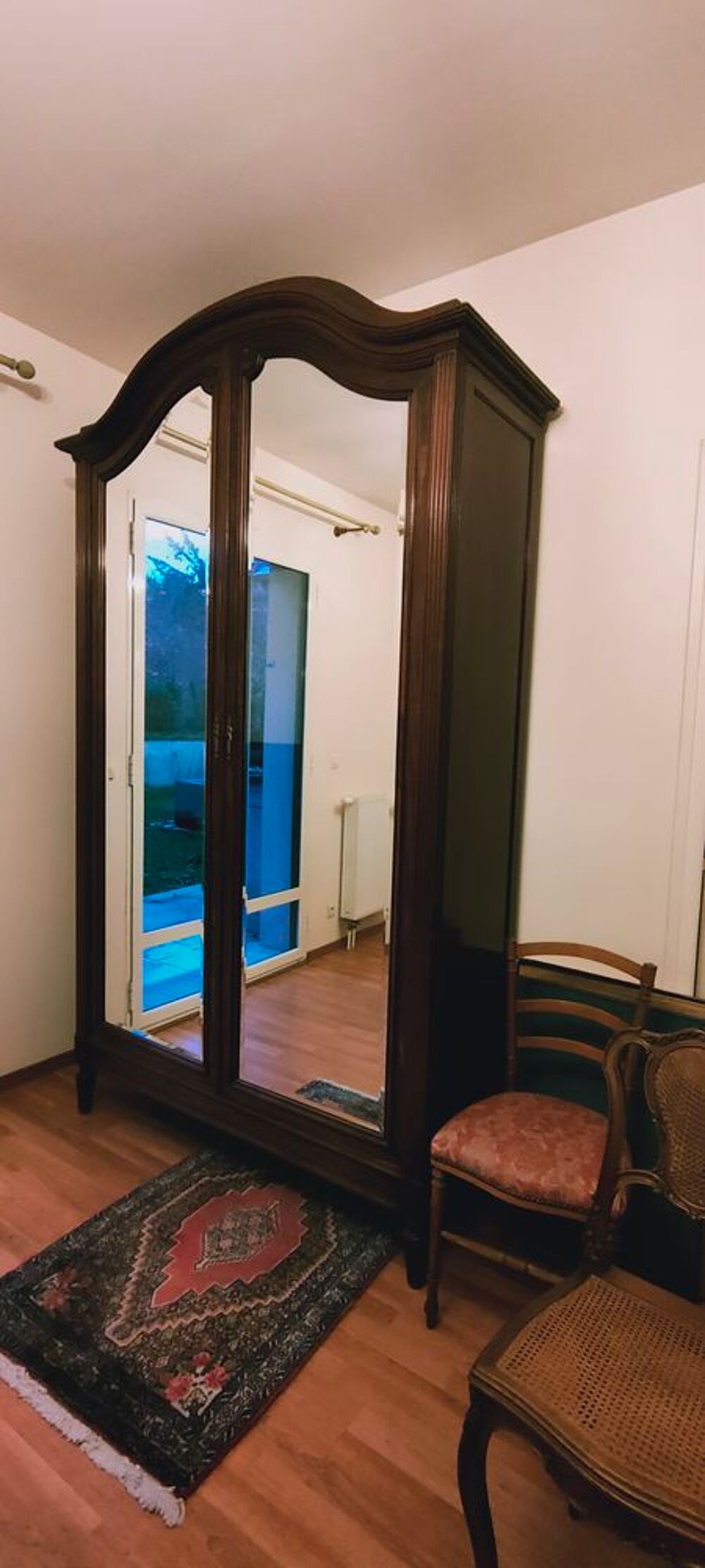 Armoire, cadre de lit et 2 chevets en acajou de Cuba Meubles