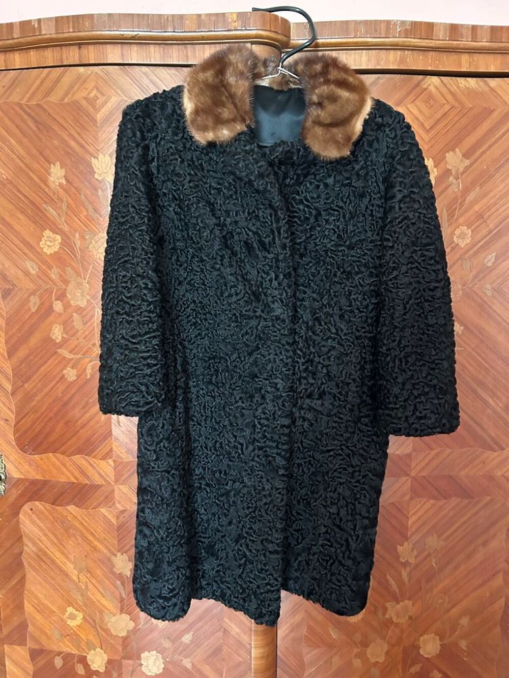 Manteau vintage Astrakhan avec col vison Vêtements