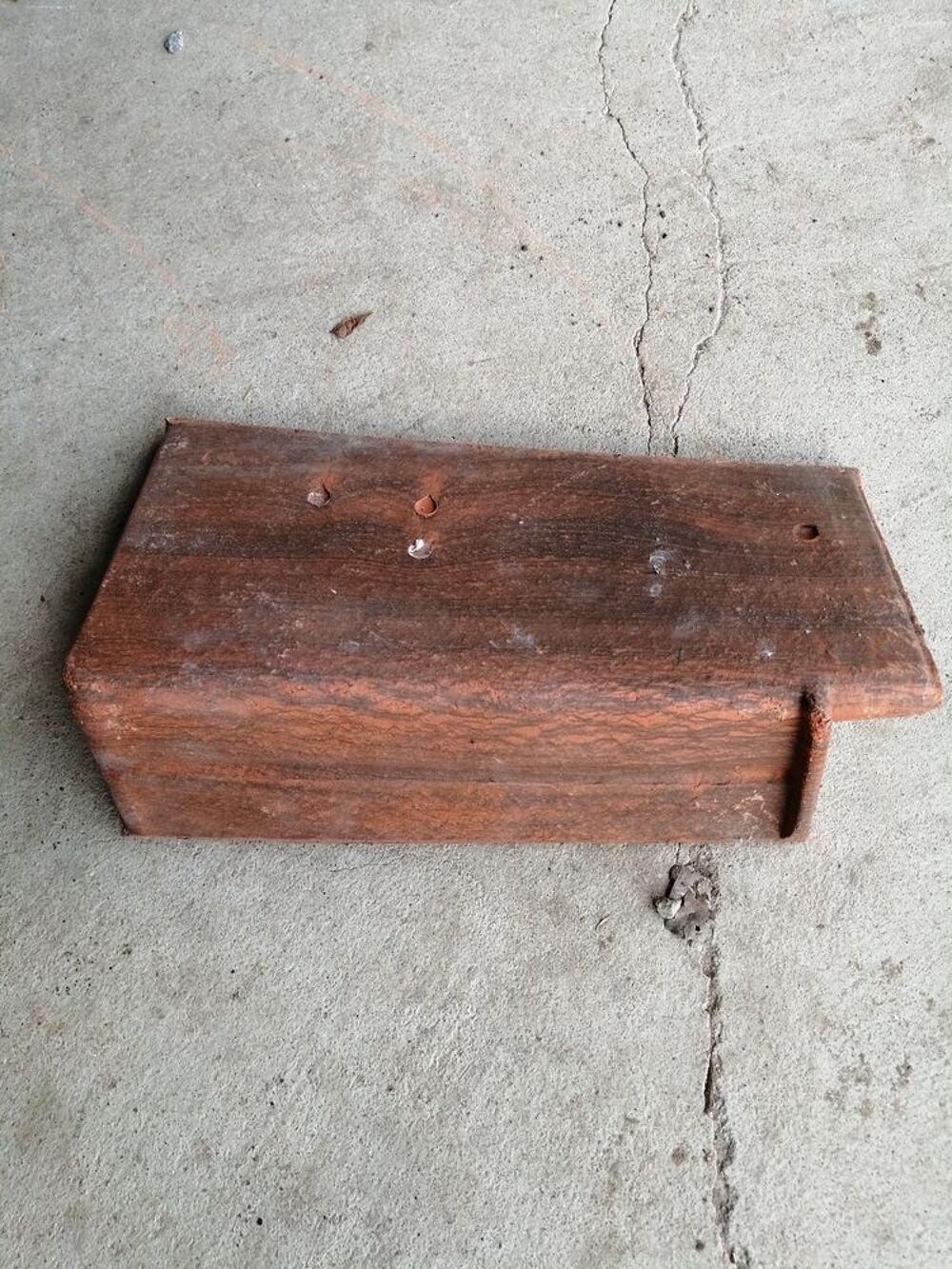Recherche tuiles de rives TBF 16 Roumazi&egrave;res. Bricolage