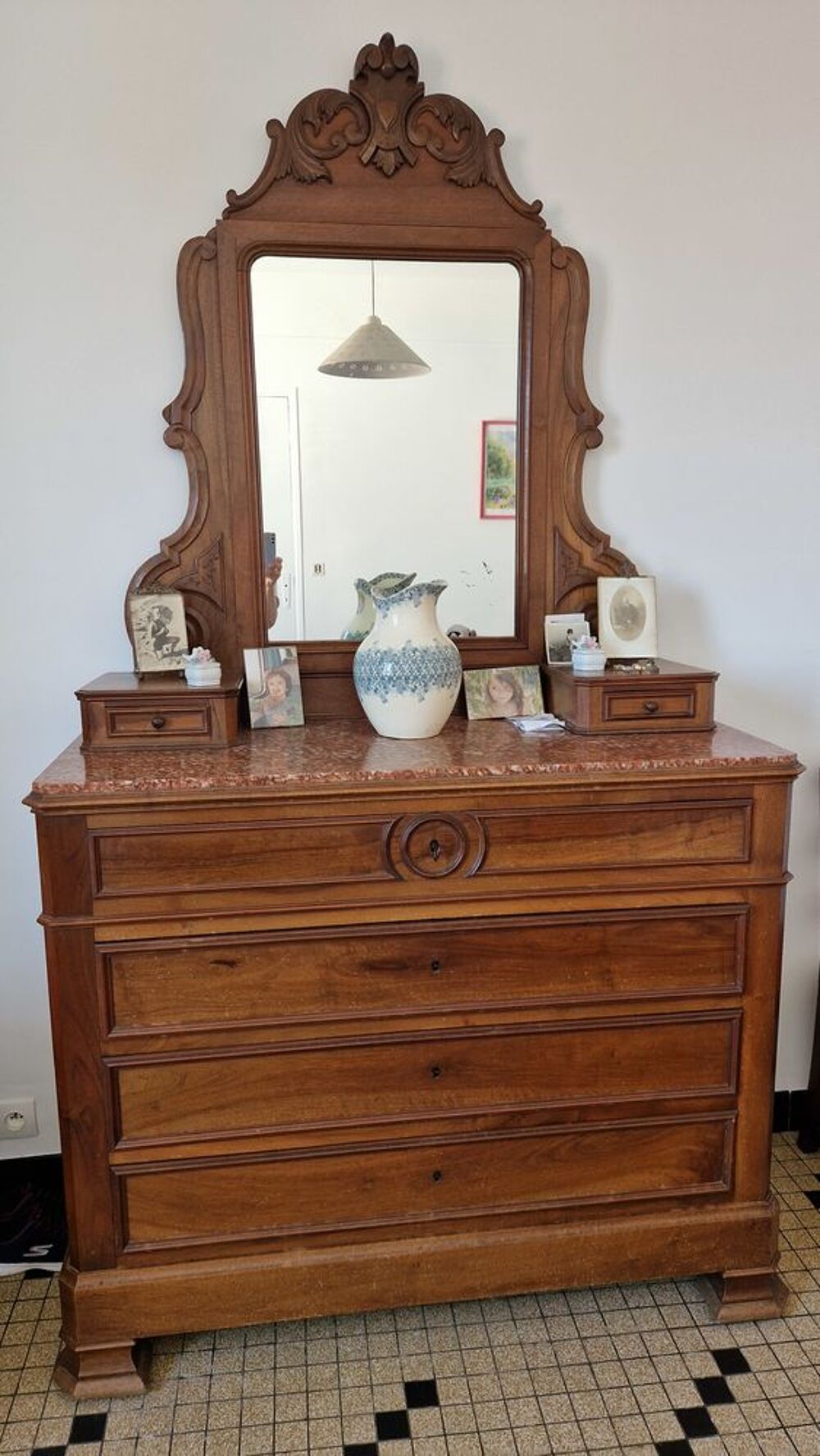 Commode-coiffeuse ancienne en bois massif style Napol&eacute;on III Meubles