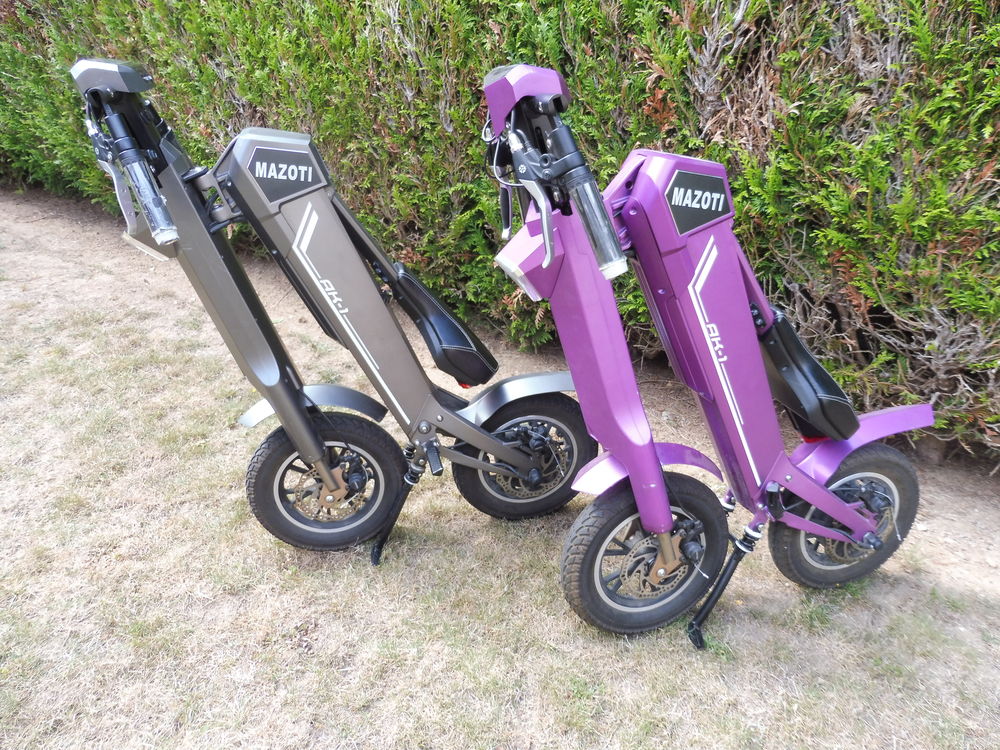 2 SCOOTERS &eacute;lectriques PLIABLES Vélos