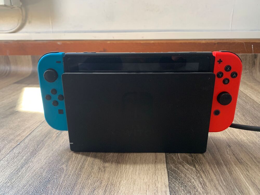 Nintendo Switch Consoles et jeux vidéos