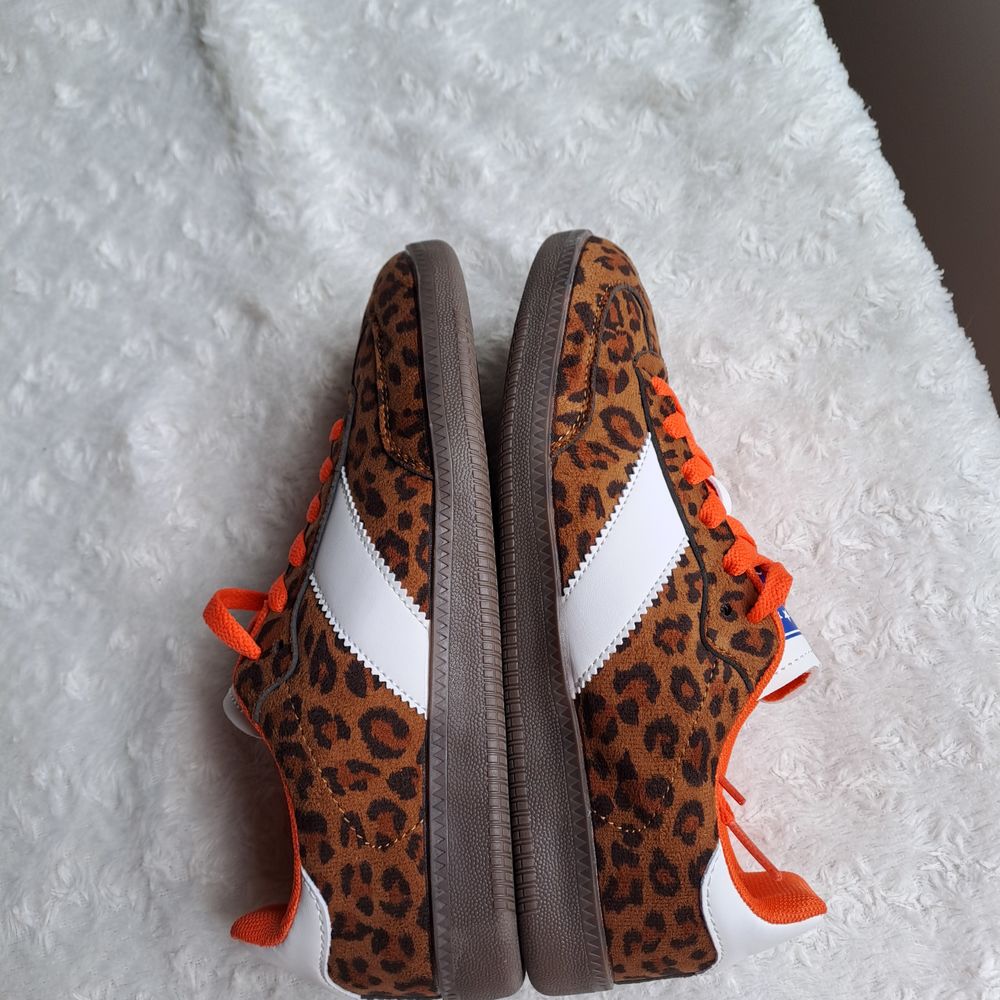 Tr&egrave;s beaux baskets adidas SAMBA OG T 38 Chaussures