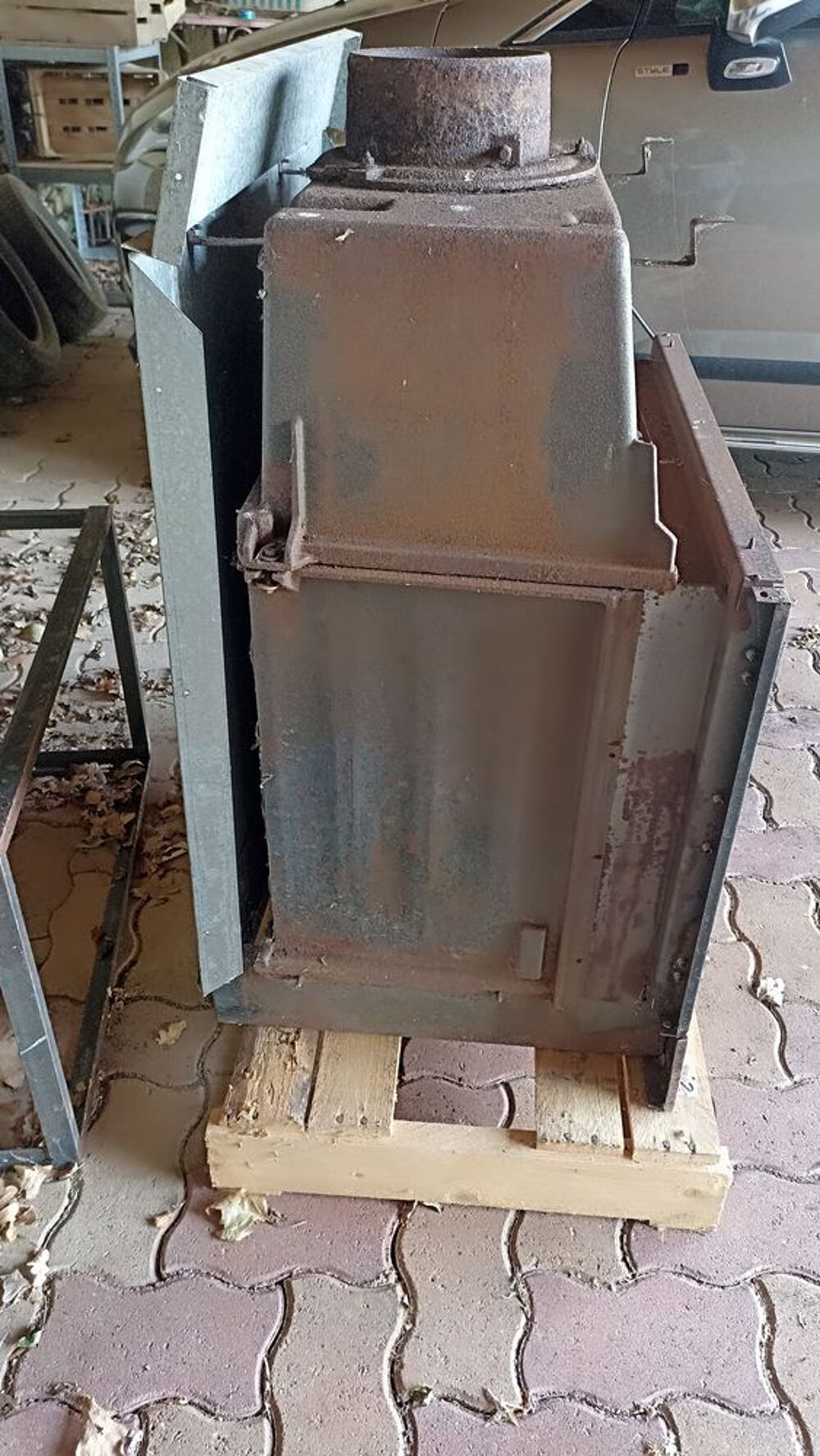 Insert &agrave; Foyer ferm&eacute; canalisable 4 sorties Bricolage