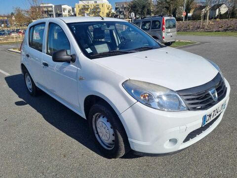 Dacia sandero 1 2i 16V 2012