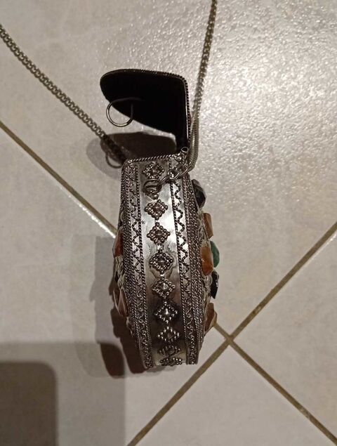 SAC A MAIN METAL CISEL�� ET PIERRES DURE 50 Toulon (83)