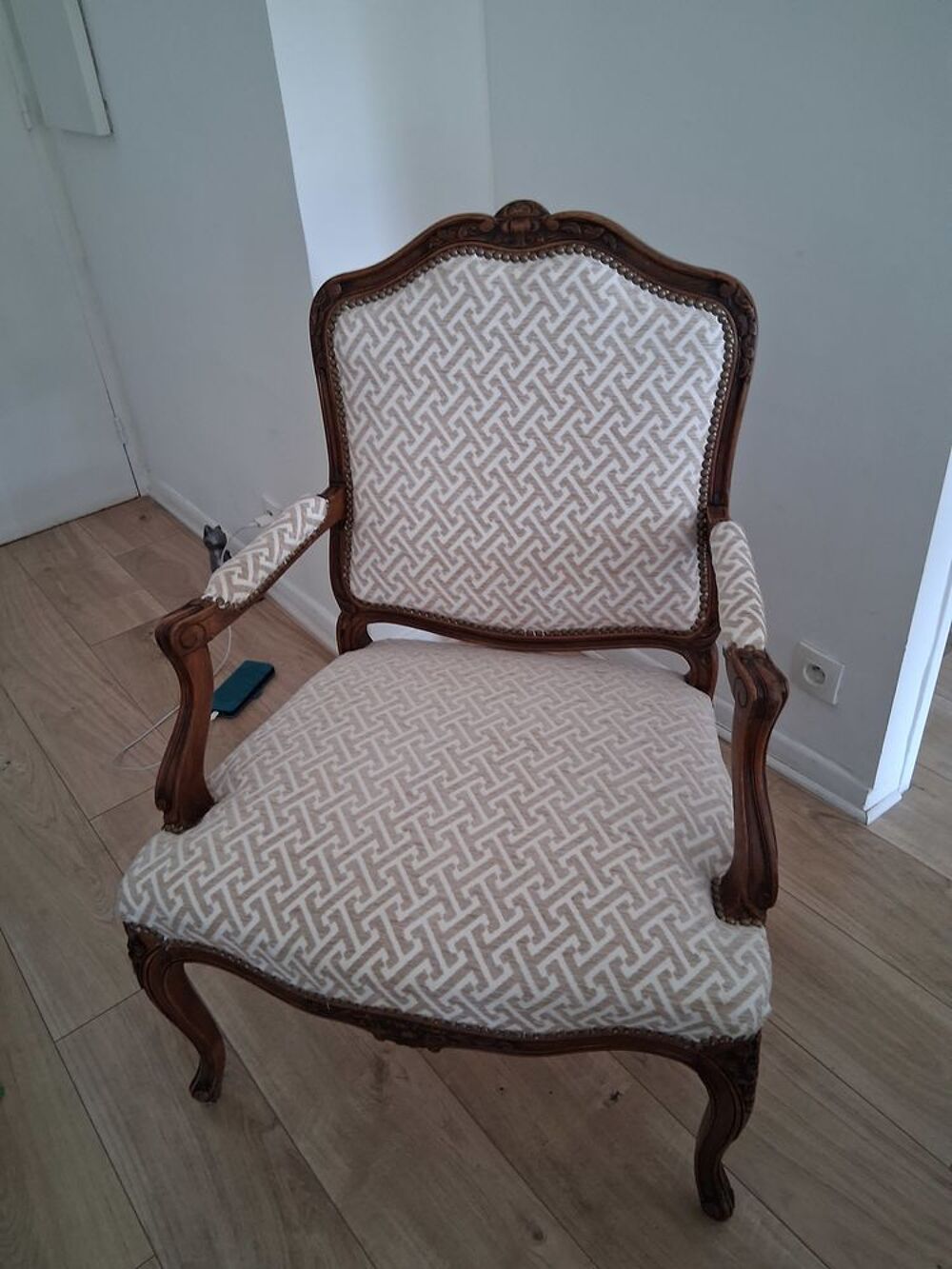 Fauteuil Cabriolet style Louis XV Meubles