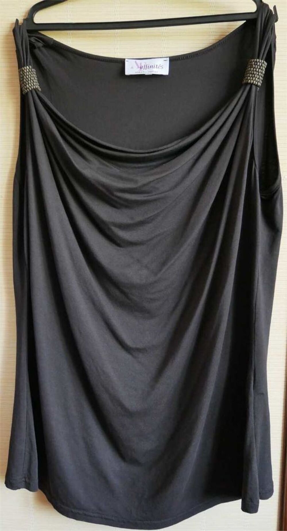 tee shirt marron encolure b&eacute;nitier Vêtements