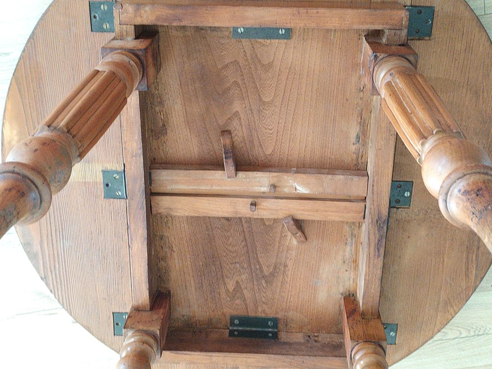 Table ronde ancienne a abattants style Louis XVI Meubles